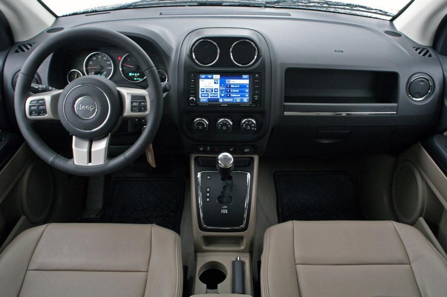  Jeep Compass Limited 2011 года  (фото 25 из 51)